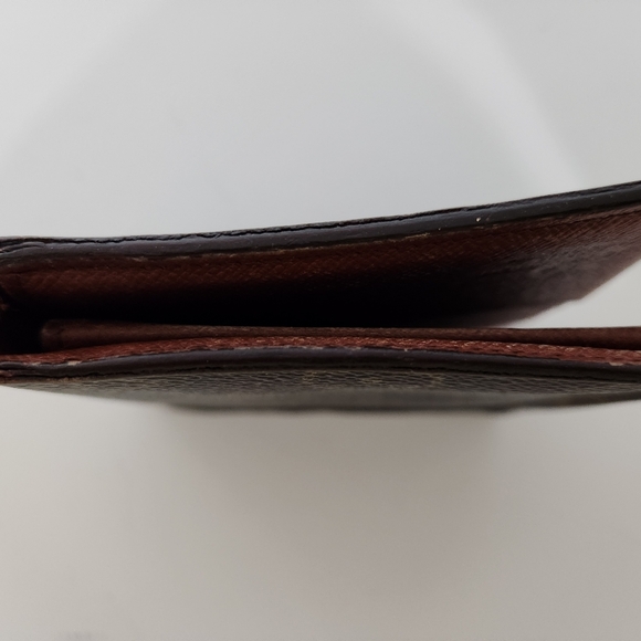 Louis Vuitton monogram bifold wallet with COA - Picture 4 of 8